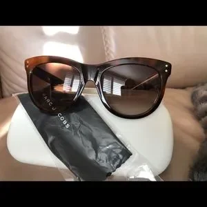 Marc Jacobs | Accessories | Marc Jacobs Round 18s Sunglasses  display picture 2
